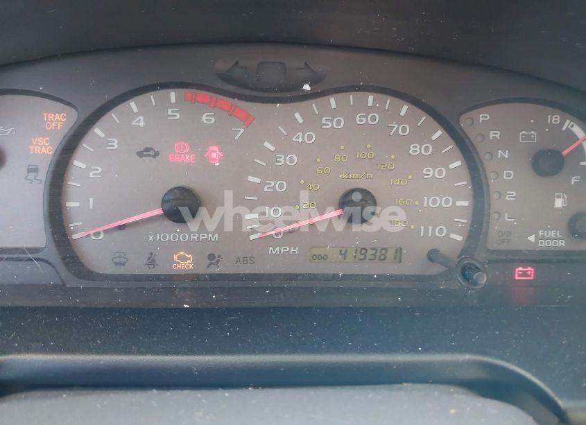 Photo 7 of 2004 Toyota Sequoia SR5 V8 (VIN 5TDZT34A04S207073)