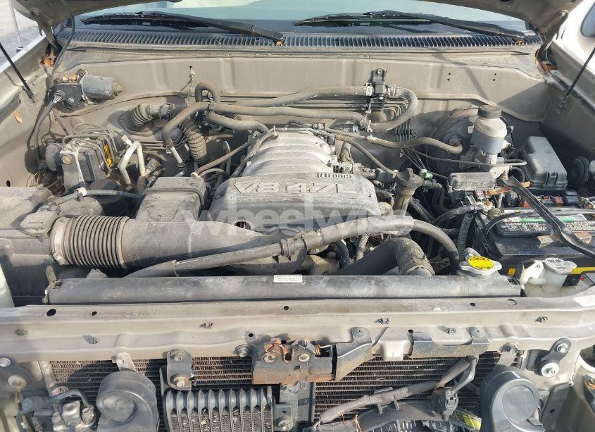 Photo 10 of 2004 Toyota Sequoia SR5 V8 (VIN 5TDZT34A04S211737)