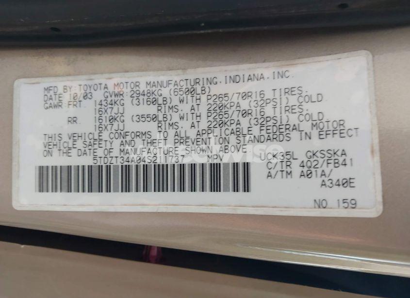 Photo 9 of 2004 Toyota Sequoia SR5 V8 (VIN 5TDZT34A04S211737)