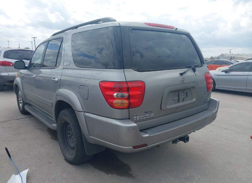 Photo 3 of 2004 Toyota Sequoia SR5 V8 (VIN 5TDZT34A04S233785)