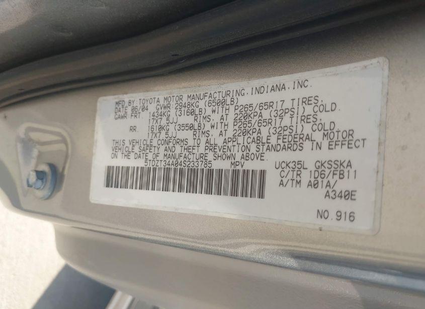 Photo 9 of 2004 Toyota Sequoia SR5 V8 (VIN 5TDZT34A04S233785)