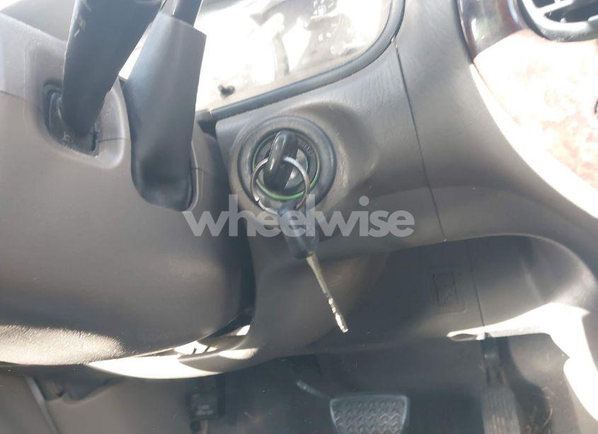 Photo 11 of 2005 Toyota Sequoia SR5 V8 (VIN 5TDZT34A05S244156)