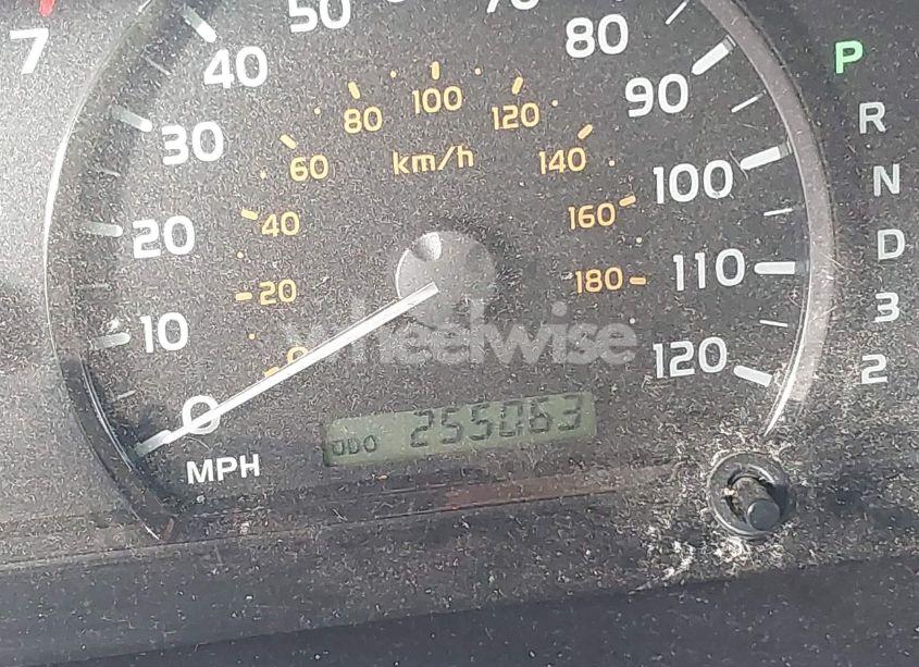 Photo 15 of 2005 Toyota Sequoia SR5 V8 (VIN 5TDZT34A05S244156)