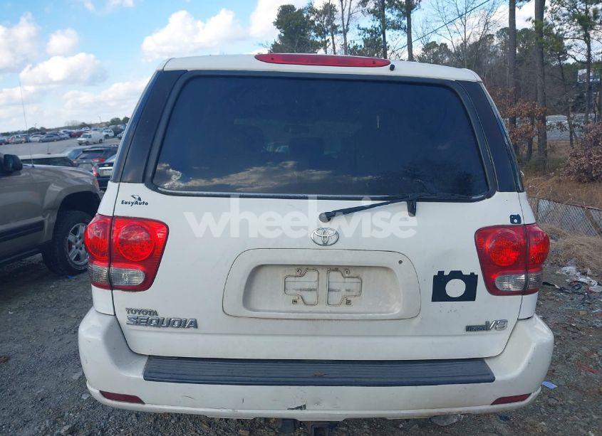 Photo 16 of 2005 Toyota Sequoia SR5 V8 (VIN 5TDZT34A05S244156)