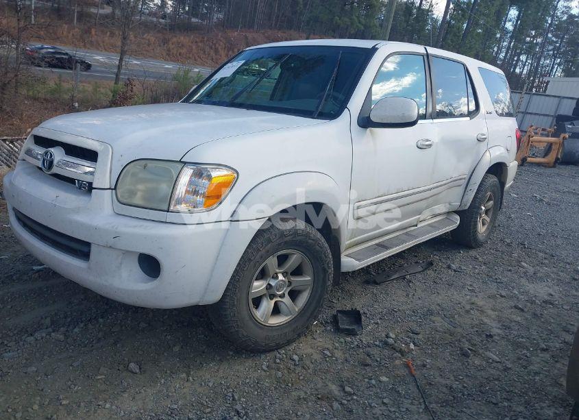 Photo 2 of 2005 Toyota Sequoia SR5 V8 (VIN 5TDZT34A05S244156)