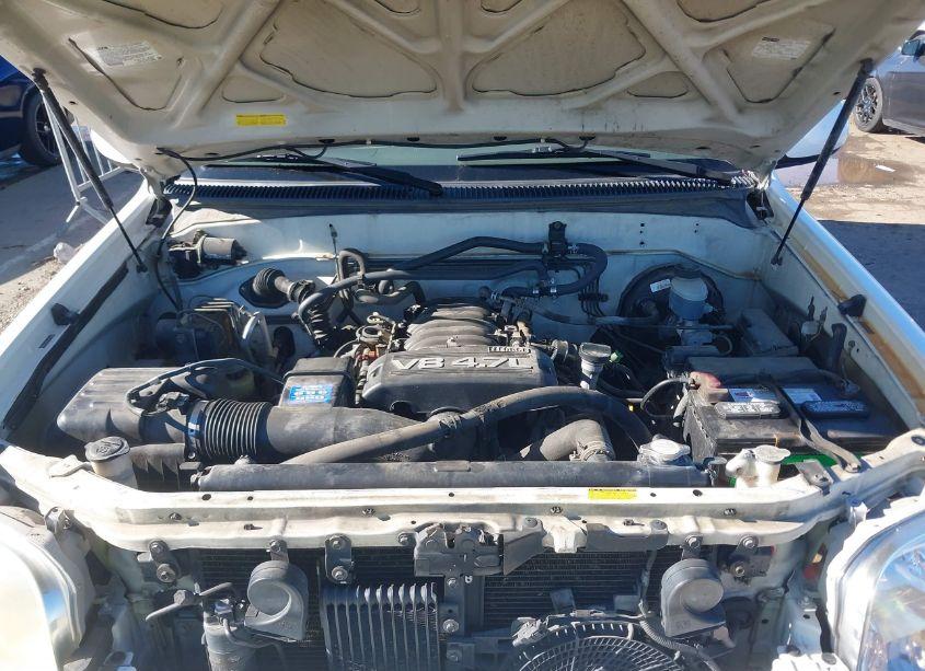 Photo 10 of 2005 Toyota Sequoia SR5 V8 (VIN 5TDZT34A05S262866)