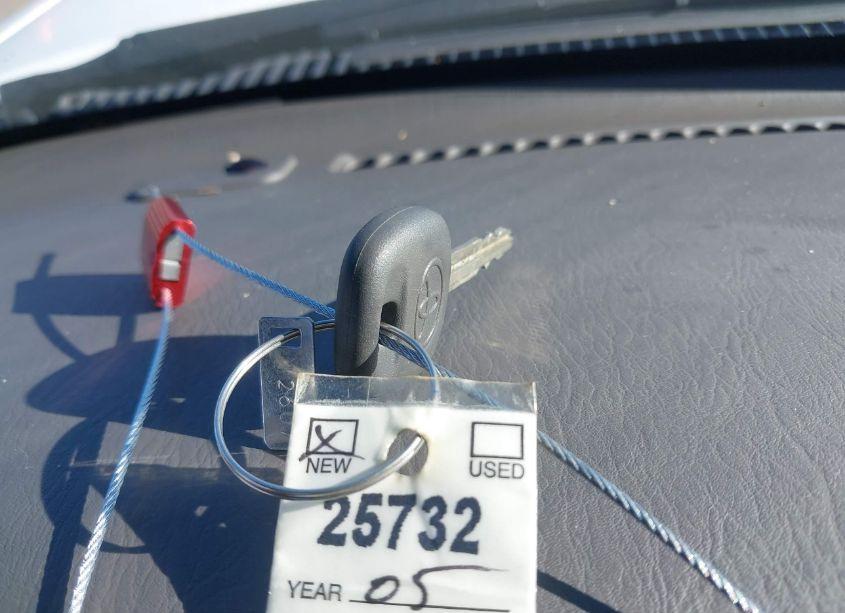 Photo 11 of 2005 Toyota Sequoia SR5 V8 (VIN 5TDZT34A05S262866)