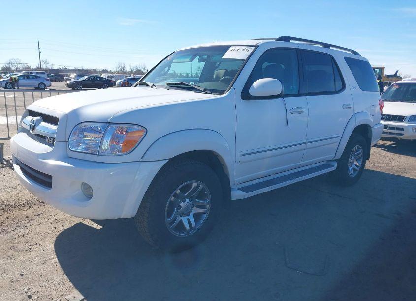 Photo 2 of 2005 Toyota Sequoia SR5 V8 (VIN 5TDZT34A05S262866)