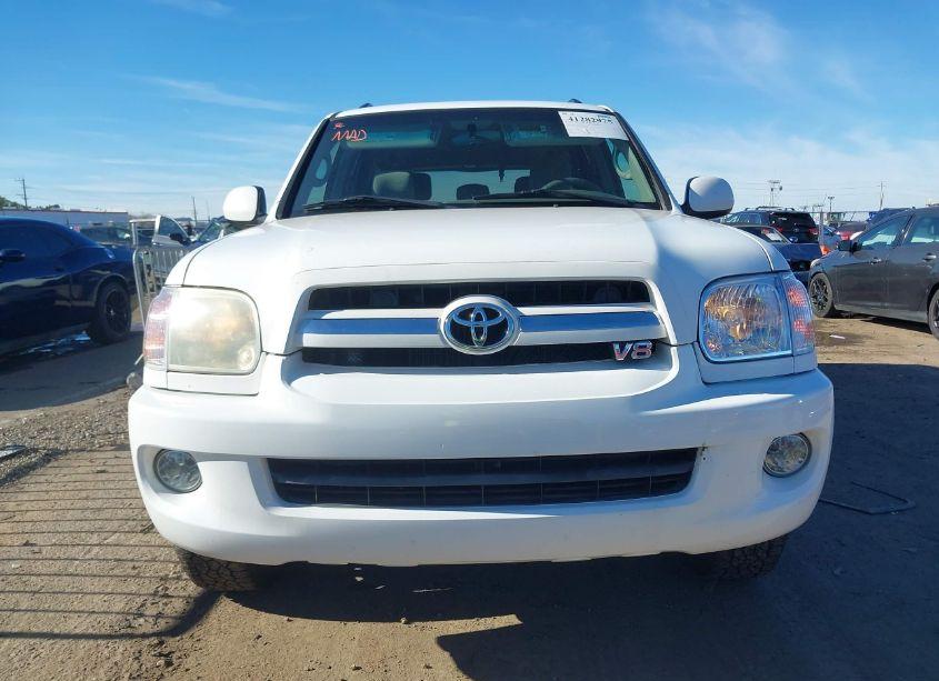 Photo 6 of 2005 Toyota Sequoia SR5 V8 (VIN 5TDZT34A05S262866)