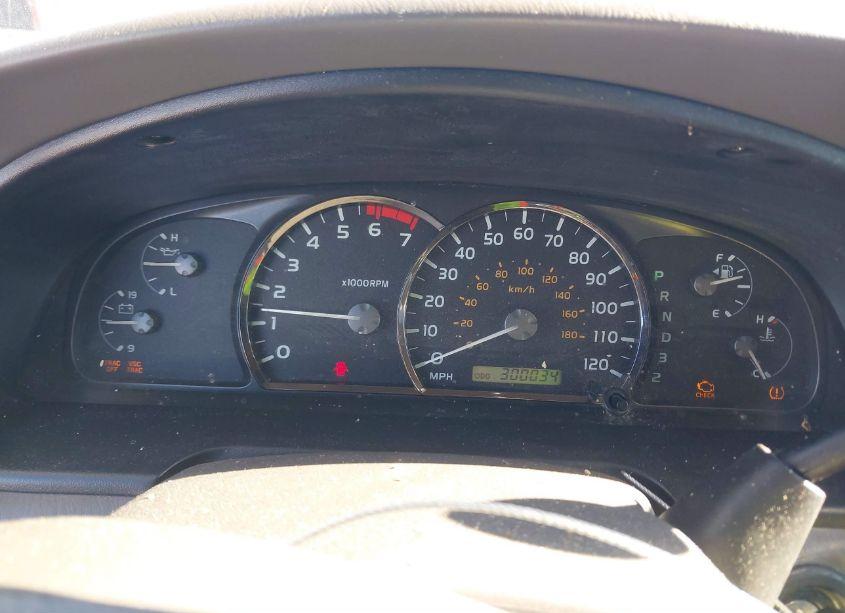 Photo 7 of 2005 Toyota Sequoia SR5 V8 (VIN 5TDZT34A05S262866)