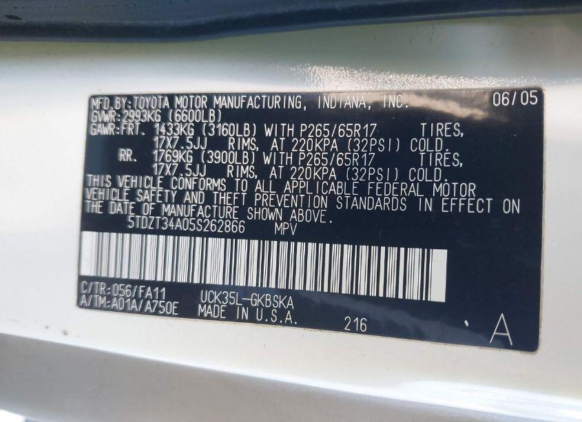 Photo 9 of 2005 Toyota Sequoia SR5 V8 (VIN 5TDZT34A05S262866)