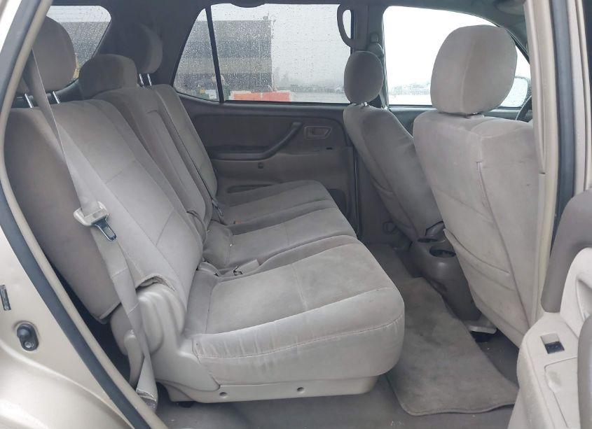 Photo 8 of 2006 Toyota Sequoia SR5 V8 (VIN 5TDZT34A06S282178)