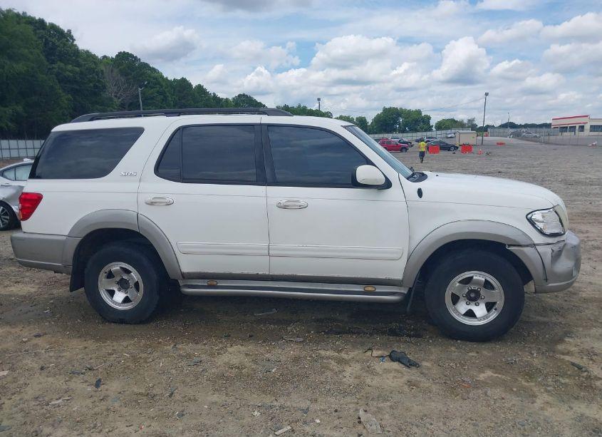 Photo 13 of 2002 Toyota Sequoia SR5 V8 (VIN 5TDZT34A12S124376)