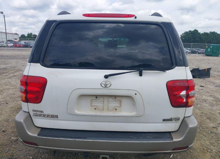 Photo 16 of 2002 Toyota Sequoia SR5 V8 (VIN 5TDZT34A12S124376)