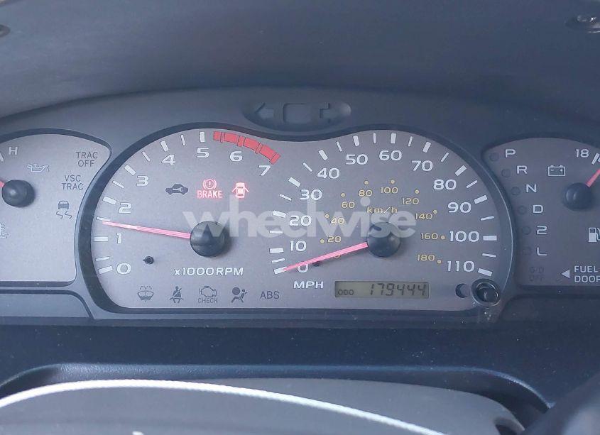 Photo 7 of 2003 Toyota Sequoia SR5 V8 (VIN 5TDZT34A13S165513)