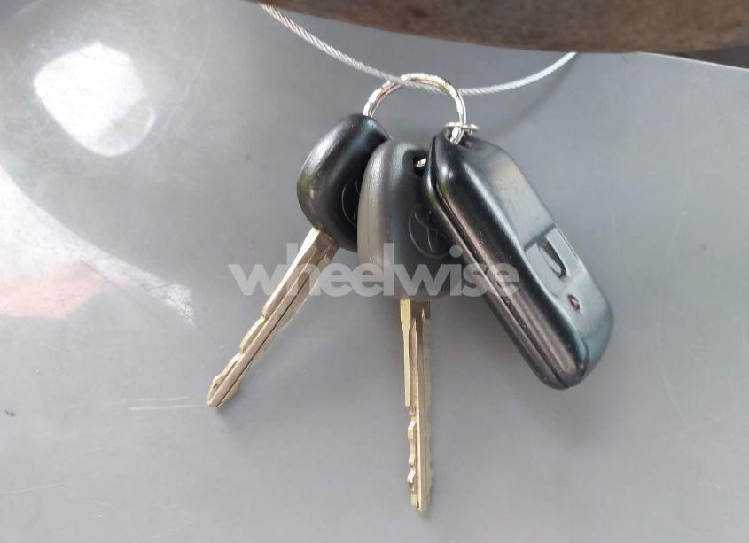 Photo 11 of 2004 Toyota Sequoia SR5 V8 (VIN 5TDZT34A14S217353)