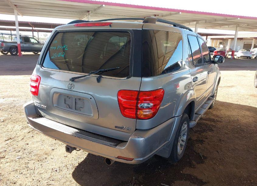 Photo 4 of 2004 Toyota Sequoia SR5 V8 (VIN 5TDZT34A14S231852)