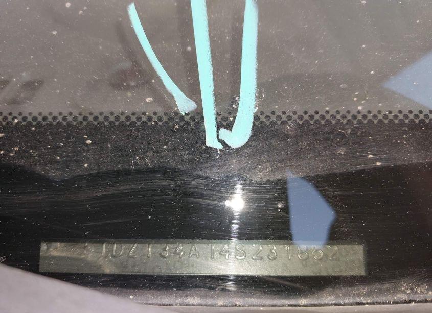 Photo 9 of 2004 Toyota Sequoia SR5 V8 (VIN 5TDZT34A14S231852)