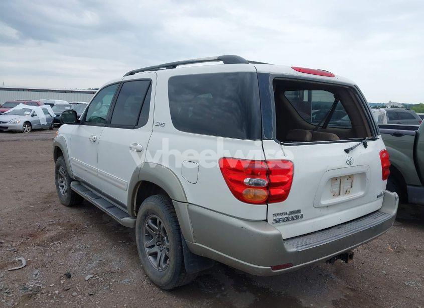 Photo 3 of 2004 Toyota Sequoia SR5 V8 (VIN 5TDZT34A14S236954)