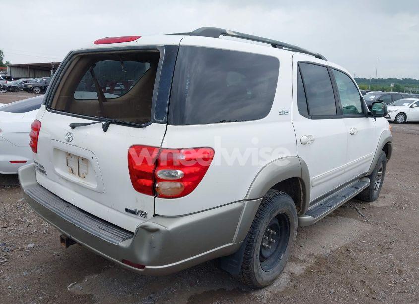 Photo 4 of 2004 Toyota Sequoia SR5 V8 (VIN 5TDZT34A14S236954)