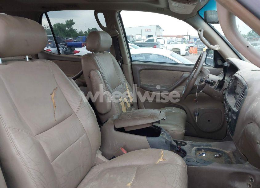 Photo 5 of 2004 Toyota Sequoia SR5 V8 (VIN 5TDZT34A14S236954)