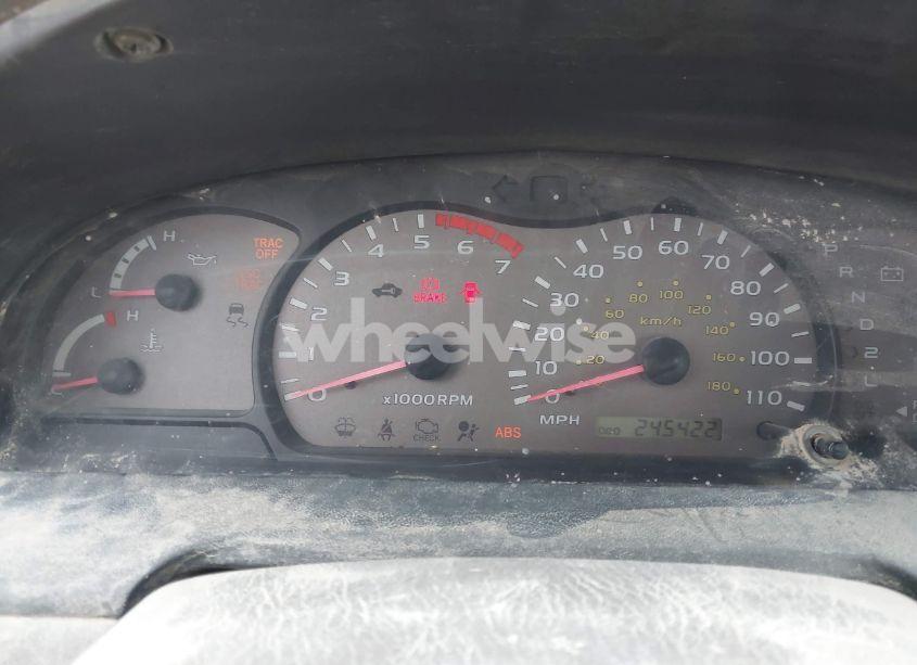 Photo 7 of 2004 Toyota Sequoia SR5 V8 (VIN 5TDZT34A14S236954)