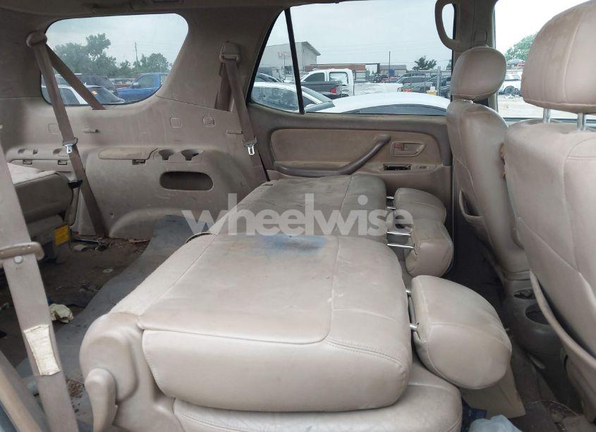 Photo 8 of 2004 Toyota Sequoia SR5 V8 (VIN 5TDZT34A14S236954)