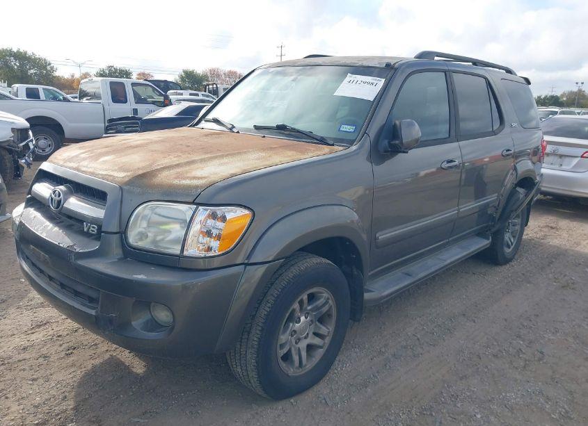 Photo 2 of 2005 Toyota Sequoia SR5 V8 (VIN 5TDZT34A15S243937)