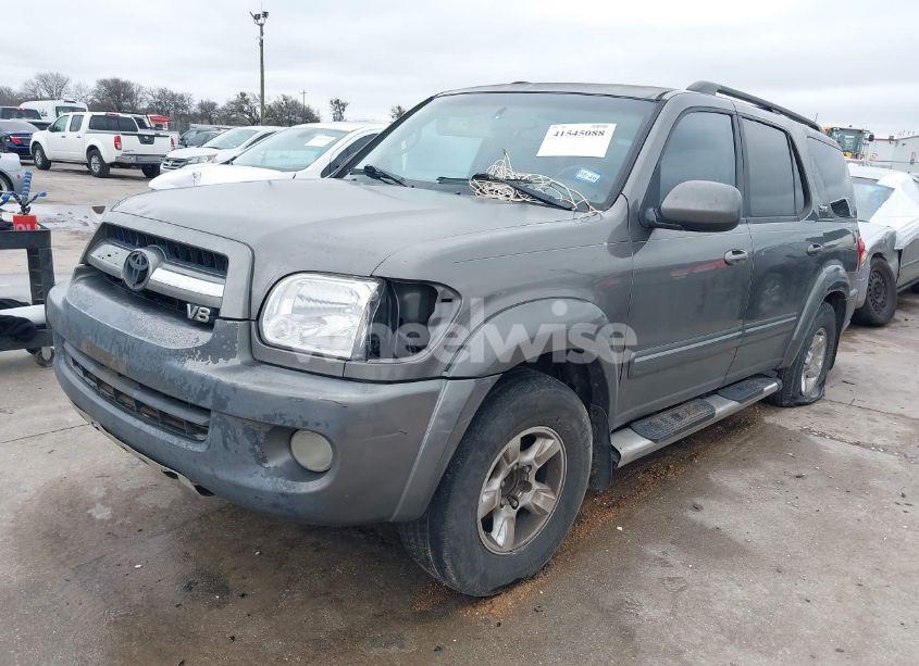 Photo 2 of 2005 Toyota Sequoia SR5 V8 (VIN 5TDZT34A15S258809)