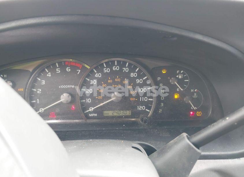 Photo 7 of 2005 Toyota Sequoia SR5 V8 (VIN 5TDZT34A15S258809)