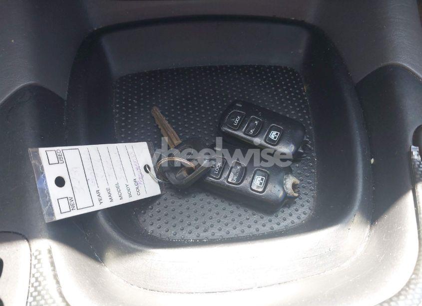 Photo 11 of 2006 Toyota Sequoia SR5 V8 (VIN 5TDZT34A16S275501)