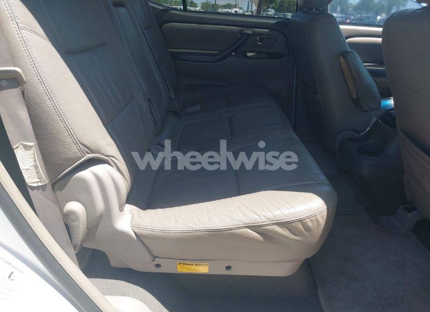 Photo 8 of 2006 Toyota Sequoia SR5 V8 (VIN 5TDZT34A16S275501)