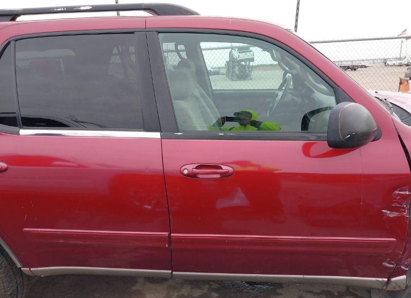 Photo 13 of 2002 Toyota Sequoia SR5 V8 (VIN 5TDZT34A22S088245)