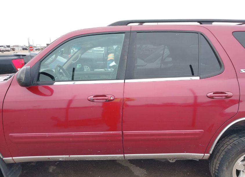 Photo 14 of 2002 Toyota Sequoia SR5 V8 (VIN 5TDZT34A22S088245)