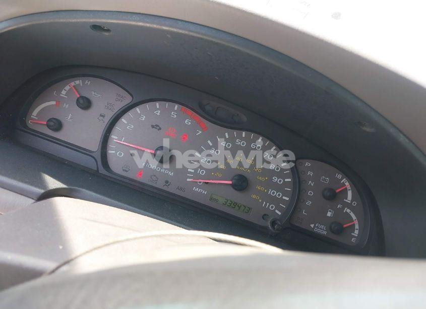 Photo 7 of 2002 Toyota Sequoia SR5 (VIN 5TDZT34A22S120451)