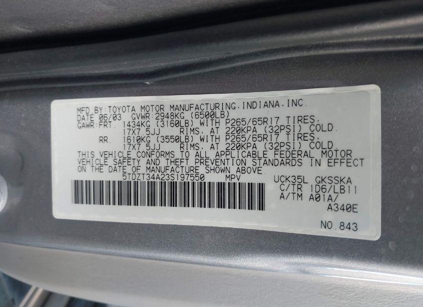 Photo 9 of 2003 Toyota Sequoia SR5 V8 (VIN 5TDZT34A23S197550)