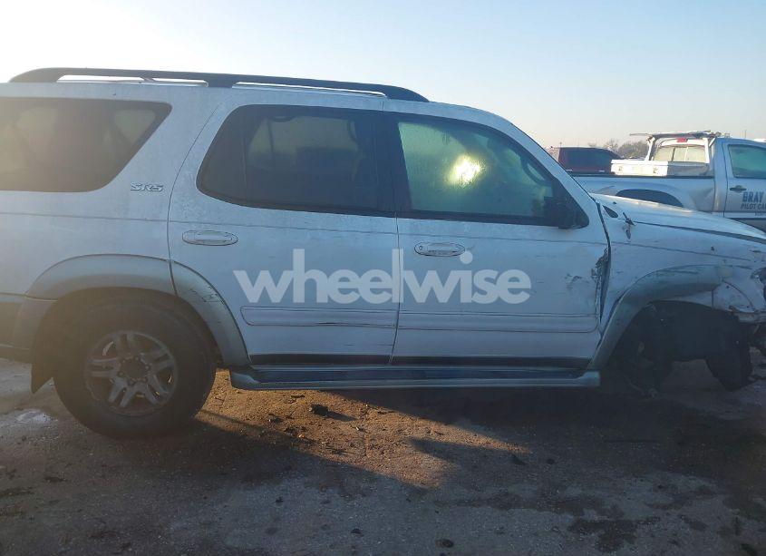 Photo 12 of 2003 Toyota Sequoia SR5 V8 (VIN 5TDZT34A23S201855)