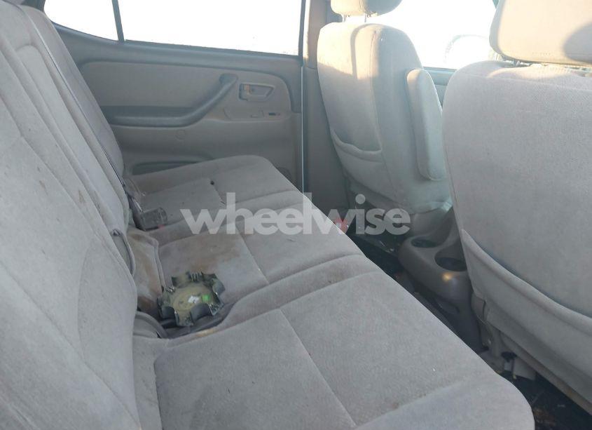 Photo 8 of 2003 Toyota Sequoia SR5 V8 (VIN 5TDZT34A23S201855)