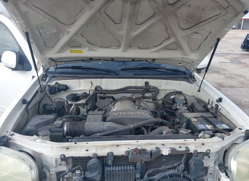 Photo 10 of 2004 Toyota Sequoia SR5 V8 (VIN 5TDZT34A24S210864)