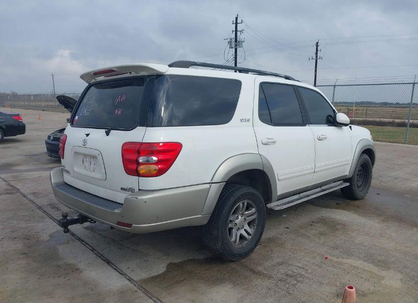 Photo 4 of 2004 Toyota Sequoia SR5 V8 (VIN 5TDZT34A24S210864)