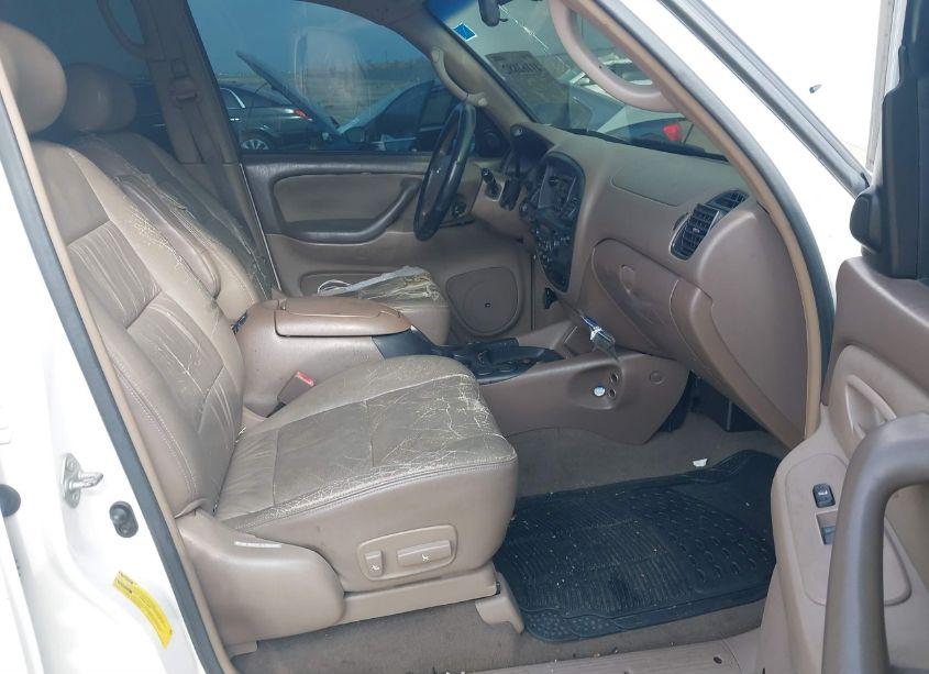 Photo 5 of 2004 Toyota Sequoia SR5 V8 (VIN 5TDZT34A24S210864)