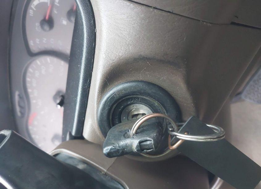 Photo 11 of 2004 Toyota Sequoia SR5 V8 (VIN 5TDZT34A24S224344)