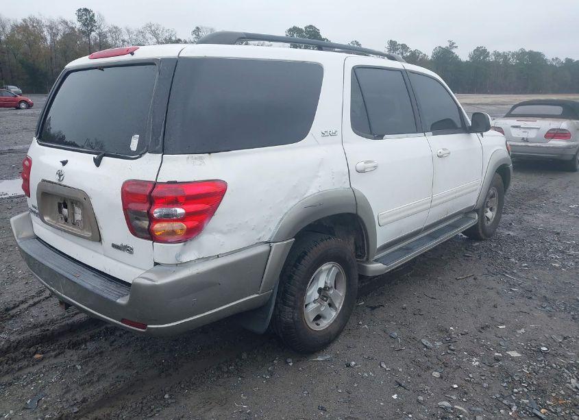 Photo 4 of 2004 Toyota Sequoia SR5 V8 (VIN 5TDZT34A24S224344)