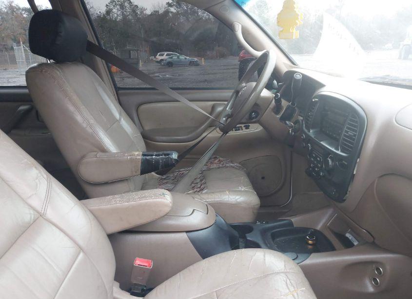 Photo 5 of 2004 Toyota Sequoia SR5 V8 (VIN 5TDZT34A24S224344)