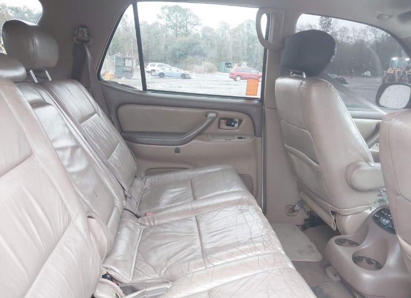 Photo 8 of 2004 Toyota Sequoia SR5 V8 (VIN 5TDZT34A24S224344)
