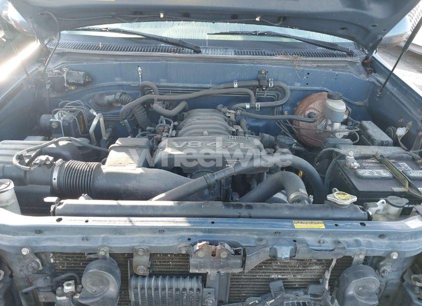 Photo 10 of 2005 Toyota Sequoia SR5 V8 (VIN 5TDZT34A25S247933)