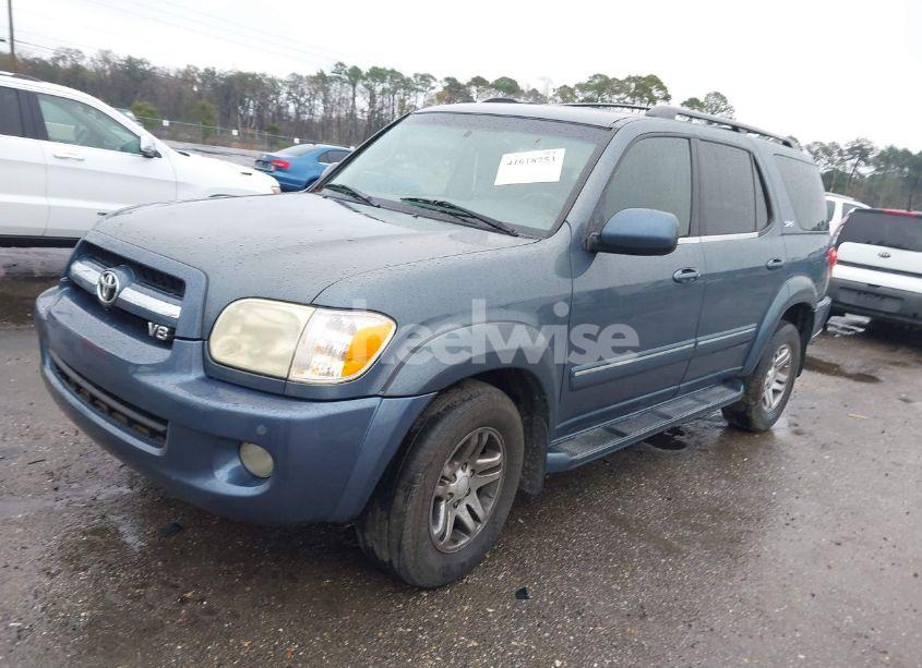 Photo 2 of 2005 Toyota Sequoia SR5 V8 (VIN 5TDZT34A25S247933)