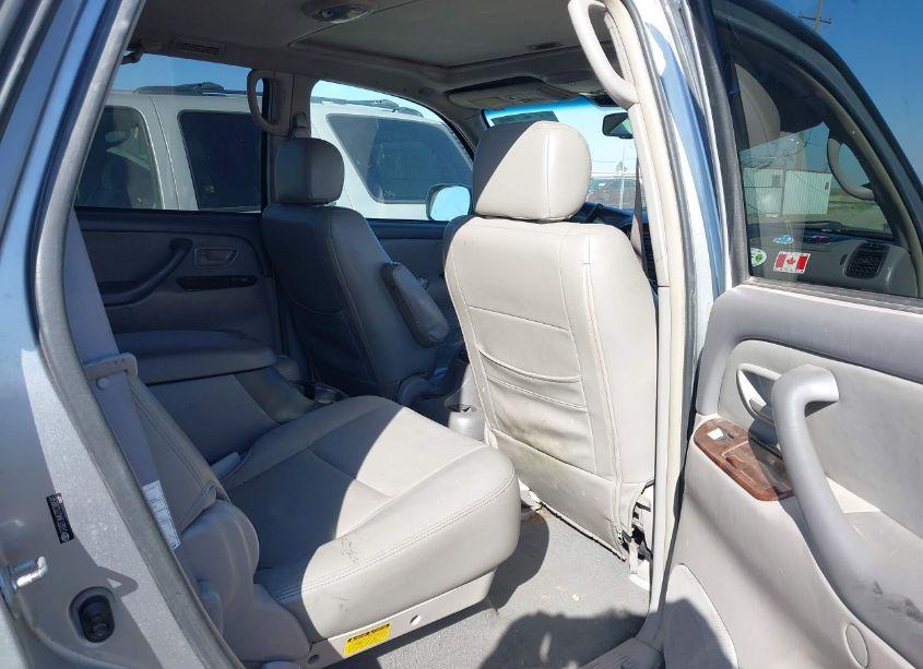 Photo 8 of 2007 Toyota Sequoia SR5 V8 (VIN 5TDZT34A27S288565)