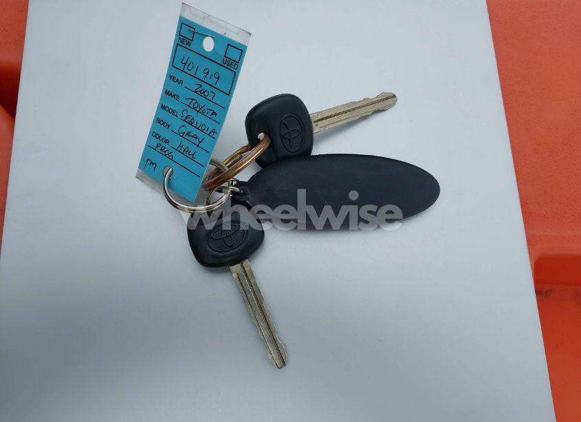 Photo 11 of 2007 Toyota Sequoia SR5 V8 (VIN 5TDZT34A27S289263)