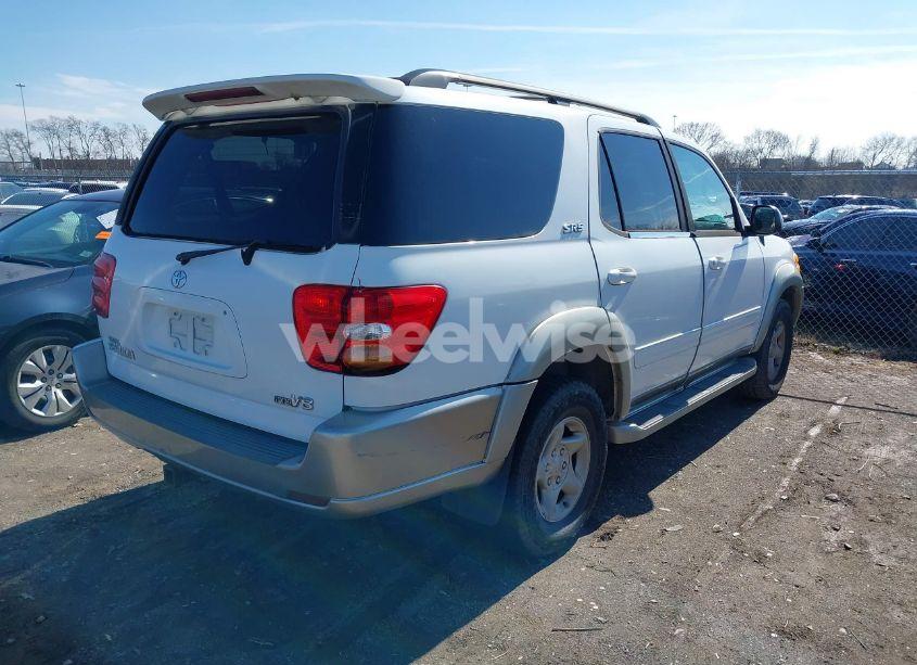 Photo 4 of 2002 Toyota Sequoia SR5 V8 (VIN 5TDZT34A32S087671)